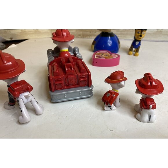 Mixed Lot 33 Pieces Paw Patrol Figures Vehicles Cookie Cutters Finger Puppets &c - Picture 11 of 16